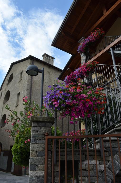B&B Al Castel Пон-Сен-Мартин Екстериор снимка